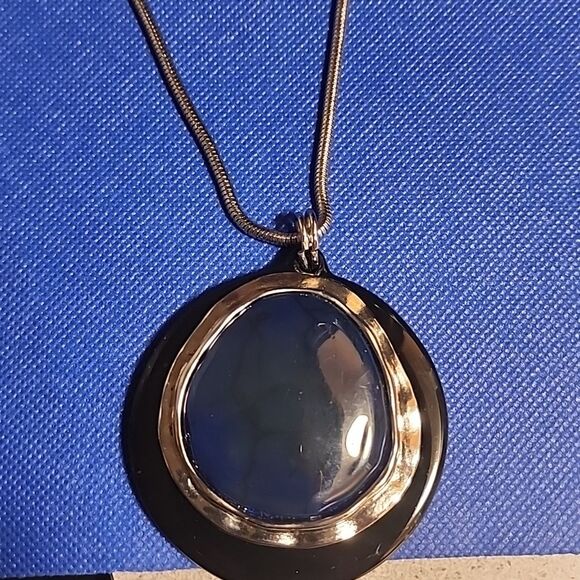 Elegant Blue and Silver Toned Pendant Necklace...24 Inch+ - Picture 5 of 5